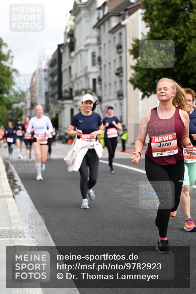 14.06.2026 - REWE Women's Run Dr. Thomas Lammeyer http://msf.ph/oto/9782923 14.06.2026 10:51:58 Laufen 5354, 5774 meine-sportfotos.de
