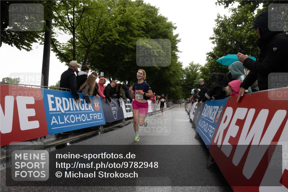 14.06.2026 - REWE Women's Run Michael Strokosch http://msf.ph/oto/9782948 14.06.2026 09:44:36 Laufen 10245 meine-sportfotos.de