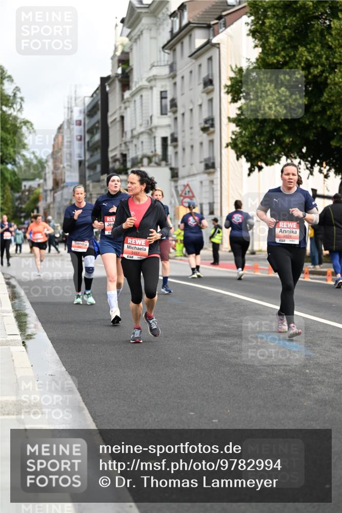 14.06.2026 - REWE Women's Run Dr. Thomas Lammeyer http://msf.ph/oto/9782994 14.06.2026 10:52:03 Laufen 5457, 5524, 57 meine-sportfotos.de
