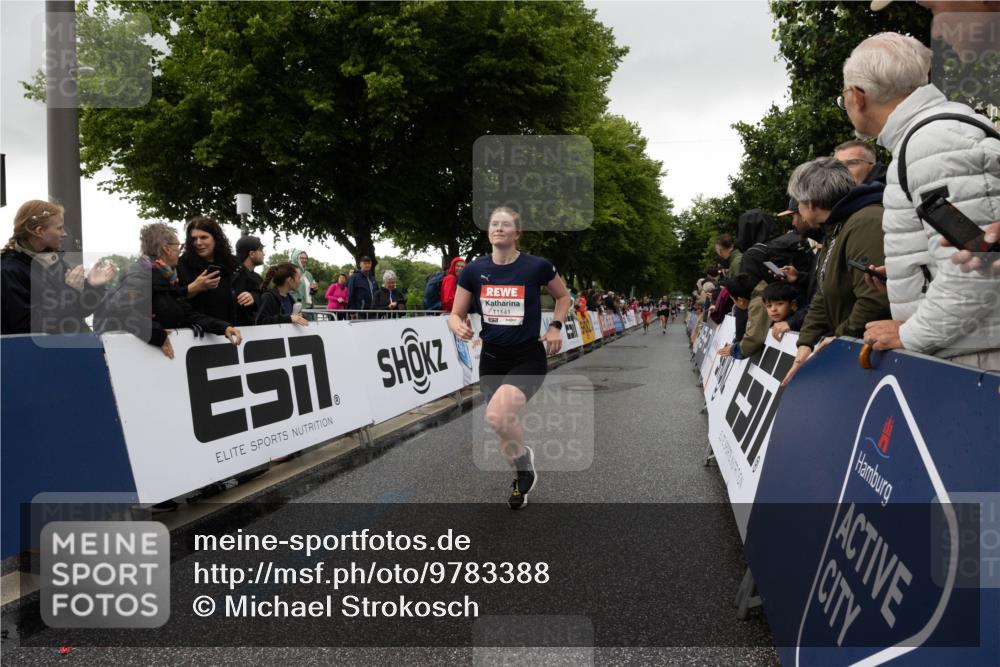 14.06.2026 - REWE Women's Run Michael Strokosch http://msf.ph/oto/9783388 14.06.2026 09:48:59 Laufen 651, 11141 meine-sportfotos.de