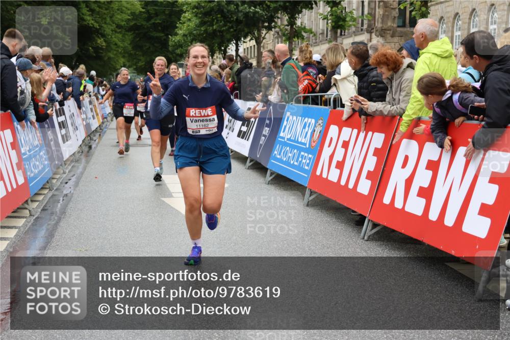 14.06.2026 - REWE Women's Run Strokosch-Dieckow http://msf.ph/oto/9783619 14.06.2026 10:02:06 Ziel 10521, 10817, 10860, 11039, 11041, 11139, 11162, 11180, 11225, 11506, 11511, 11514 meine-sportfotos.de