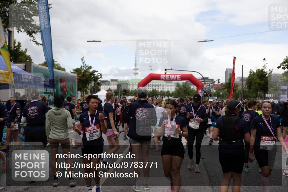 14.06.2026 - REWE Women's Run Michael Strokosch http://msf.ph/oto/9783771 14.06.2026 10:02:54 Laufen 856, 312, 11240, 7 meine-sportfotos.de