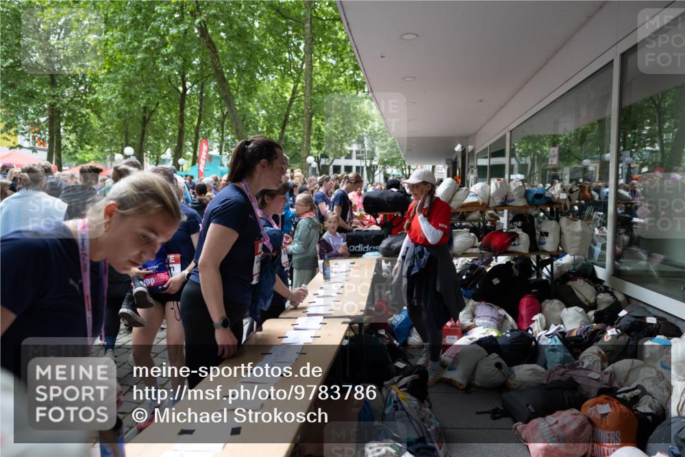 14.06.2026 - REWE Women's Run Michael Strokosch http://msf.ph/oto/9783786 14.06.2026 10:05:57 Laufen 31290 meine-sportfotos.de
