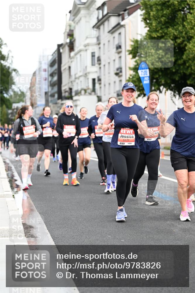 14.06.2026 - REWE Women's Run Dr. Thomas Lammeyer http://msf.ph/oto/9783826 14.06.2026 10:53:02 Laufen 7, 02, 5177, 57, 57 meine-sportfotos.de
