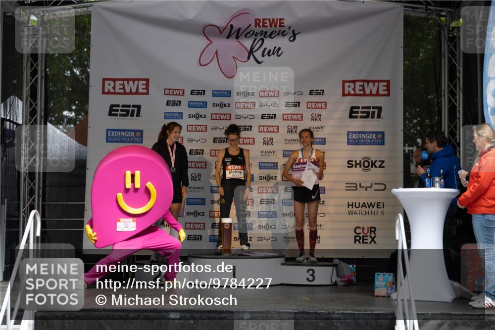 14.06.2026 - REWE Women's Run Michael Strokosch http://msf.ph/oto/9784227 14.06.2026 10:22:55 Laufen 3, 3, 3457, 5, 5, 5, 3, 3, 7, 5, 34, 5, 2, 1, 3 meine-sportfotos.de