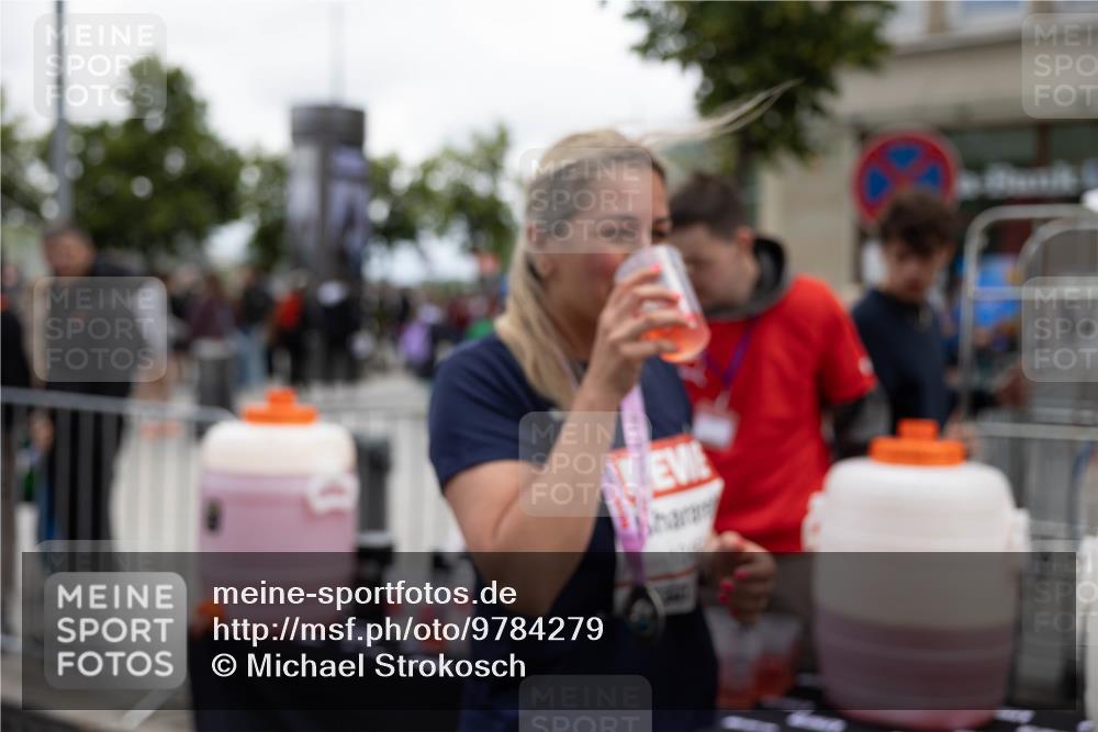 14.06.2026 - REWE Women's Run Michael Strokosch http://msf.ph/oto/9784279 14.06.2026 10:27:25 Laufen  meine-sportfotos.de