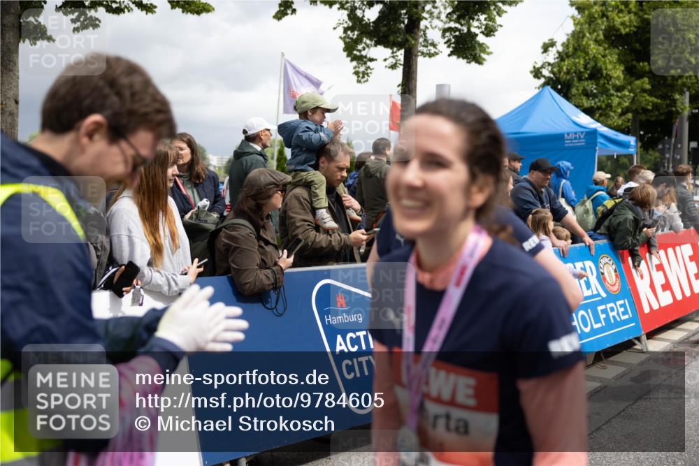 14.06.2026 - REWE Women's Run Michael Strokosch http://msf.ph/oto/9784605 14.06.2026 10:53:42 Laufen  meine-sportfotos.de