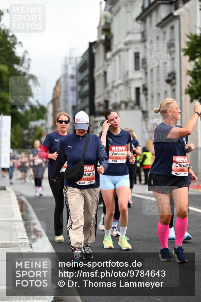14.06.2026 - REWE Women's Run Dr. Thomas Lammeyer http://msf.ph/oto/9784643 14.06.2026 10:54:05 Laufen 5414, 7, 6041, 7, 5075, 7 meine-sportfotos.de