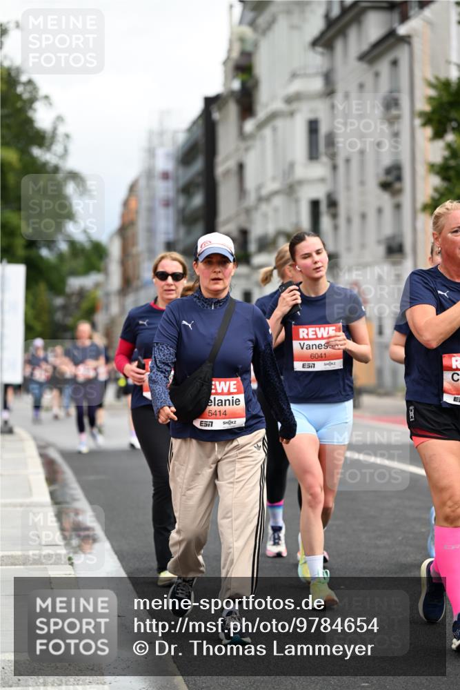 14.06.2026 - REWE Women's Run Dr. Thomas Lammeyer http://msf.ph/oto/9784654 14.06.2026 10:54:05 Laufen 5414, 57, 6041, 7 meine-sportfotos.de