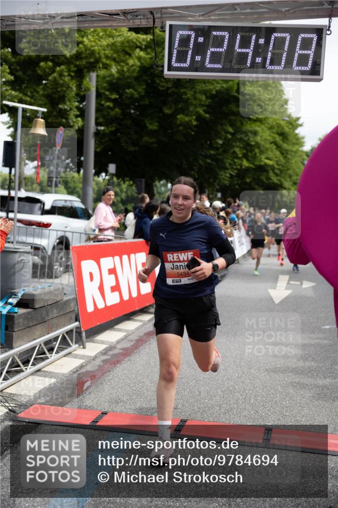 14.06.2026 - REWE Women's Run Michael Strokosch http://msf.ph/oto/9784694 14.06.2026 10:54:55 Laufen 0, 24, 08, 5434 meine-sportfotos.de