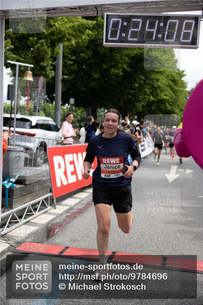14.06.2026 - REWE Women's Run Michael Strokosch http://msf.ph/oto/9784696 14.06.2026 10:54:55 Laufen 0, 24, 08, 5434 meine-sportfotos.de