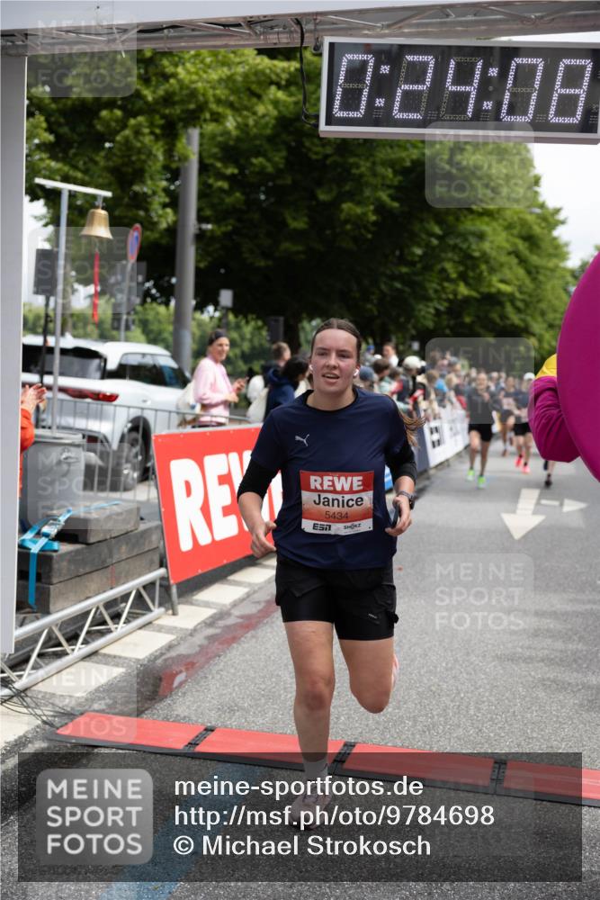 14.06.2026 - REWE Women's Run Michael Strokosch http://msf.ph/oto/9784698 14.06.2026 10:54:55 Laufen 0, 24, 08, 5434 meine-sportfotos.de