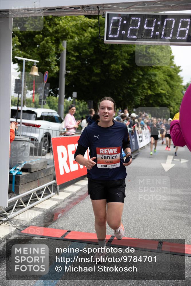 14.06.2026 - REWE Women's Run Michael Strokosch http://msf.ph/oto/9784701 14.06.2026 10:54:55 Laufen 0, 24, 08, 5434 meine-sportfotos.de
