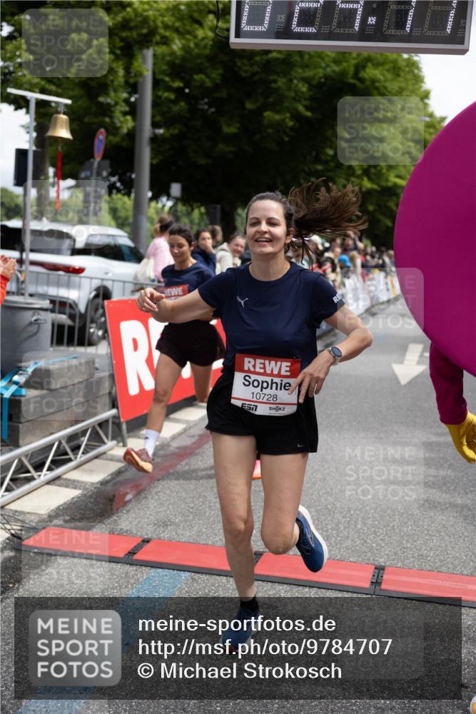 14.06.2026 - REWE Women's Run Michael Strokosch http://msf.ph/oto/9784707 14.06.2026 10:54:58 Laufen 10728 meine-sportfotos.de