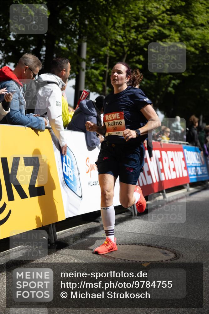 14.06.2026 - REWE Women's Run Michael Strokosch http://msf.ph/oto/9784755 14.06.2026 10:55:44 Laufen 5702 meine-sportfotos.de