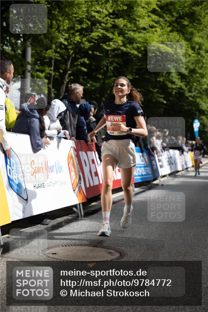 14.06.2026 - REWE Women's Run Michael Strokosch http://msf.ph/oto/9784772 14.06.2026 10:55:46 Laufen 5, 5000 meine-sportfotos.de