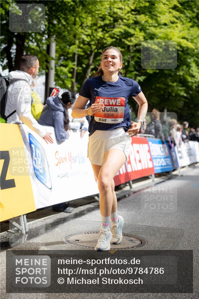 14.06.2026 - REWE Women's Run Michael Strokosch http://msf.ph/oto/9784786 14.06.2026 10:55:47 Laufen 5308, 51 meine-sportfotos.de