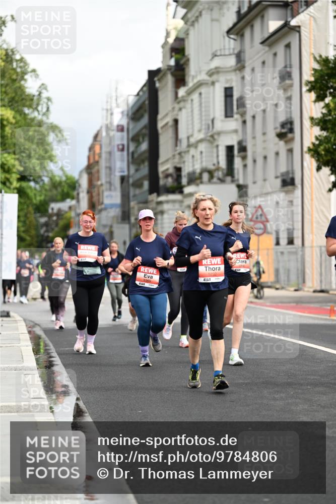 14.06.2026 - REWE Women's Run Dr. Thomas Lammeyer http://msf.ph/oto/9784806 14.06.2026 10:54:15 Laufen 5369, 5232, 571 meine-sportfotos.de