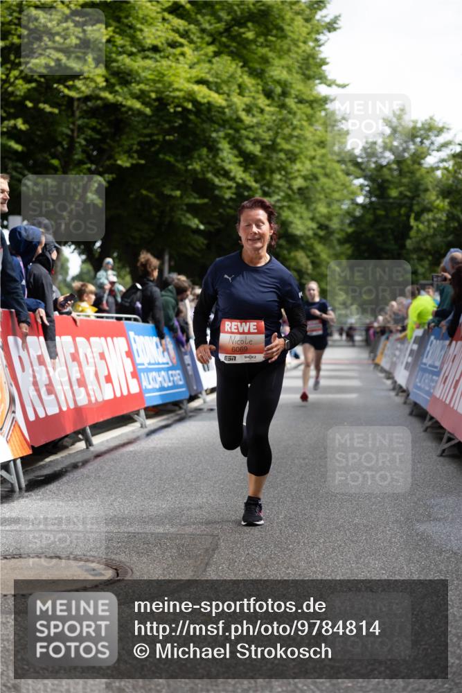 14.06.2026 - REWE Women's Run Michael Strokosch http://msf.ph/oto/9784814 14.06.2026 10:55:55 Laufen 57, 6069 meine-sportfotos.de