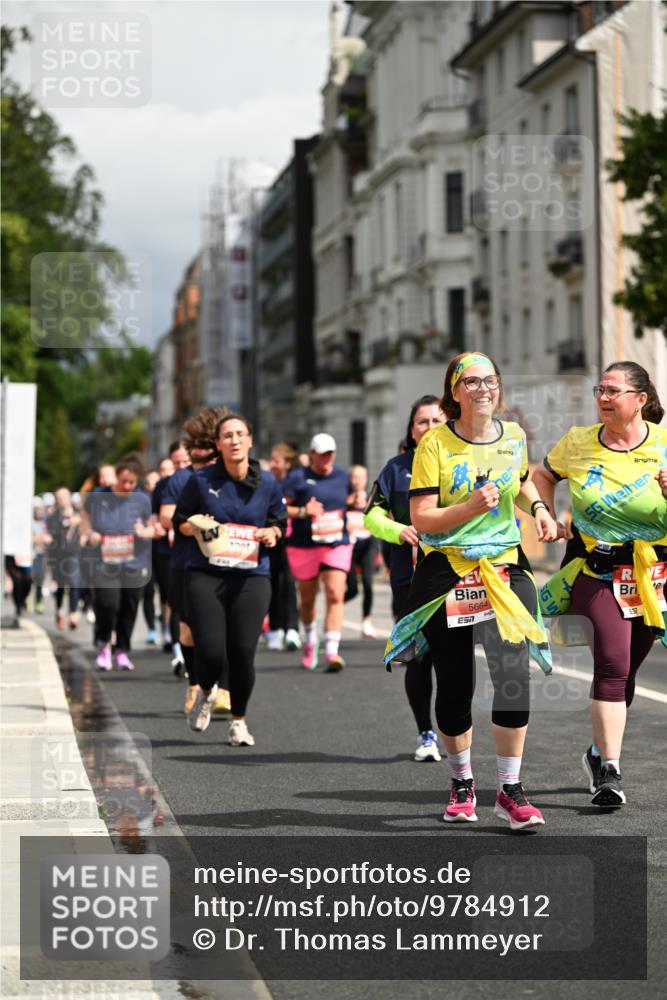 14.06.2026 - REWE Women's Run Dr. Thomas Lammeyer http://msf.ph/oto/9784912 14.06.2026 10:54:26 Laufen 5664, 57, 55 meine-sportfotos.de