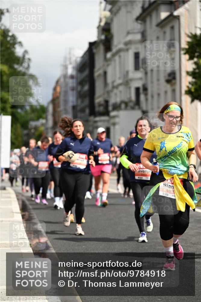 14.06.2026 - REWE Women's Run Dr. Thomas Lammeyer http://msf.ph/oto/9784918 14.06.2026 10:54:27 Laufen 5411, 653, 5664 meine-sportfotos.de