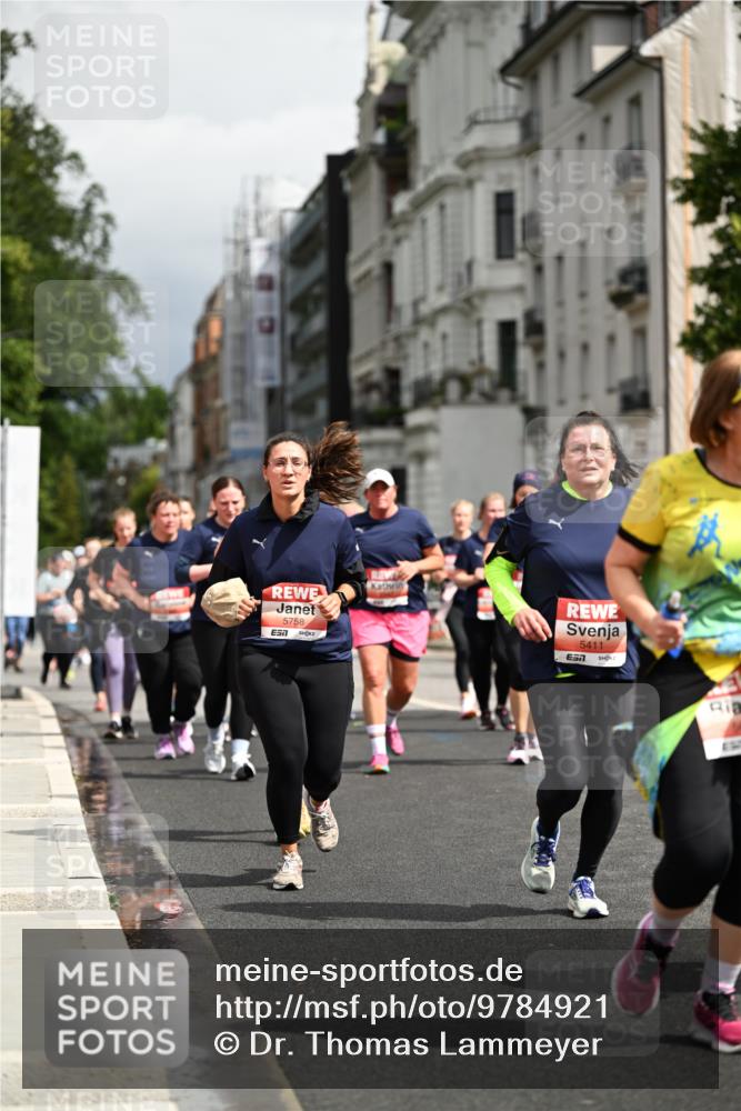 14.06.2026 - REWE Women's Run Dr. Thomas Lammeyer http://msf.ph/oto/9784921 14.06.2026 10:54:27 Laufen 5758, 57, 5411, 7 meine-sportfotos.de