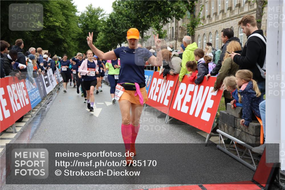 14.06.2026 - REWE Women's Run Strokosch-Dieckow http://msf.ph/oto/9785170 14.06.2026 10:03:42 Ziel 10032, 10268, 10483, 10528, 10529, 10938, 10953, 10983, 11158, 11243 meine-sportfotos.de