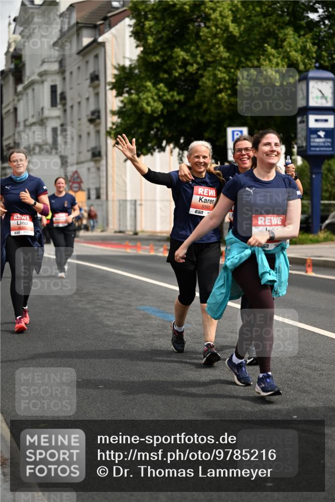 14.06.2026 - REWE Women's Run Dr. Thomas Lammeyer http://msf.ph/oto/9785216 14.06.2026 10:55:09 Laufen 5533, 5593 meine-sportfotos.de