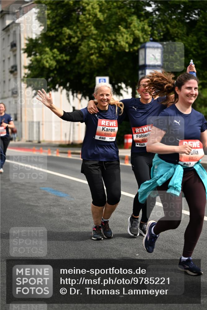 14.06.2026 - REWE Women's Run Dr. Thomas Lammeyer http://msf.ph/oto/9785221 14.06.2026 10:55:10 Laufen 5593, 601, 6039 meine-sportfotos.de