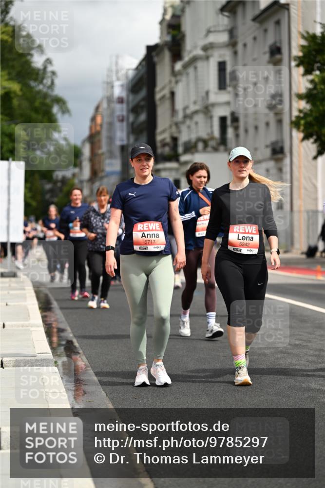 14.06.2026 - REWE Women's Run Dr. Thomas Lammeyer http://msf.ph/oto/9785297 14.06.2026 10:55:22 Laufen 5717, 51, 5342, 7 meine-sportfotos.de