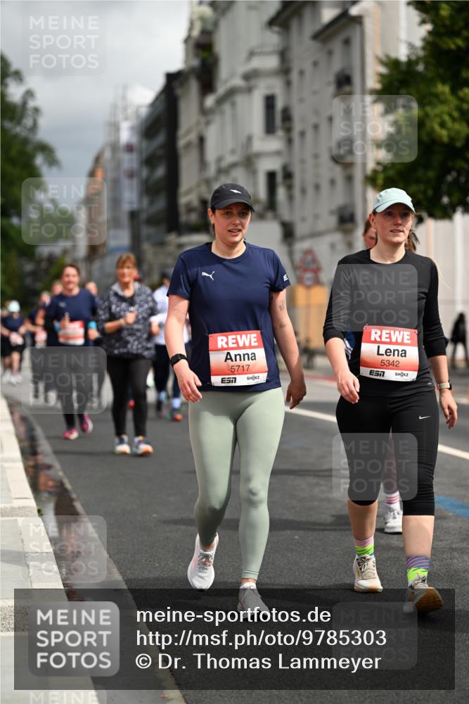 14.06.2026 - REWE Women's Run Dr. Thomas Lammeyer http://msf.ph/oto/9785303 14.06.2026 10:55:23 Laufen 5717, 5342, 7 meine-sportfotos.de