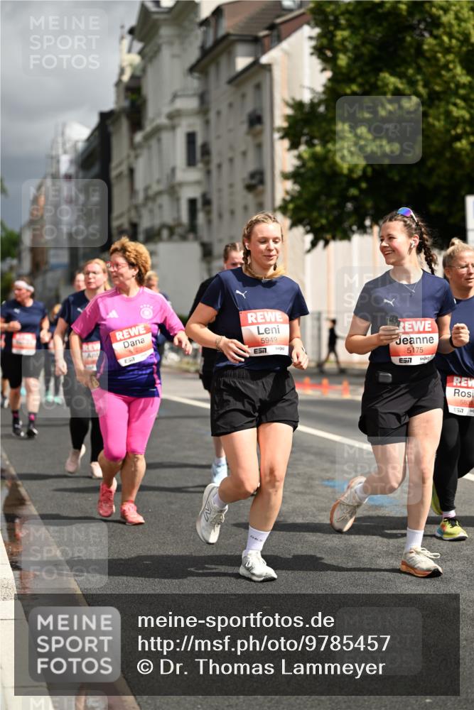 14.06.2026 - REWE Women's Run Dr. Thomas Lammeyer http://msf.ph/oto/9785457 14.06.2026 10:55:51 Laufen 57, 5949, 6517, 5175, 7, 5831, 7 meine-sportfotos.de