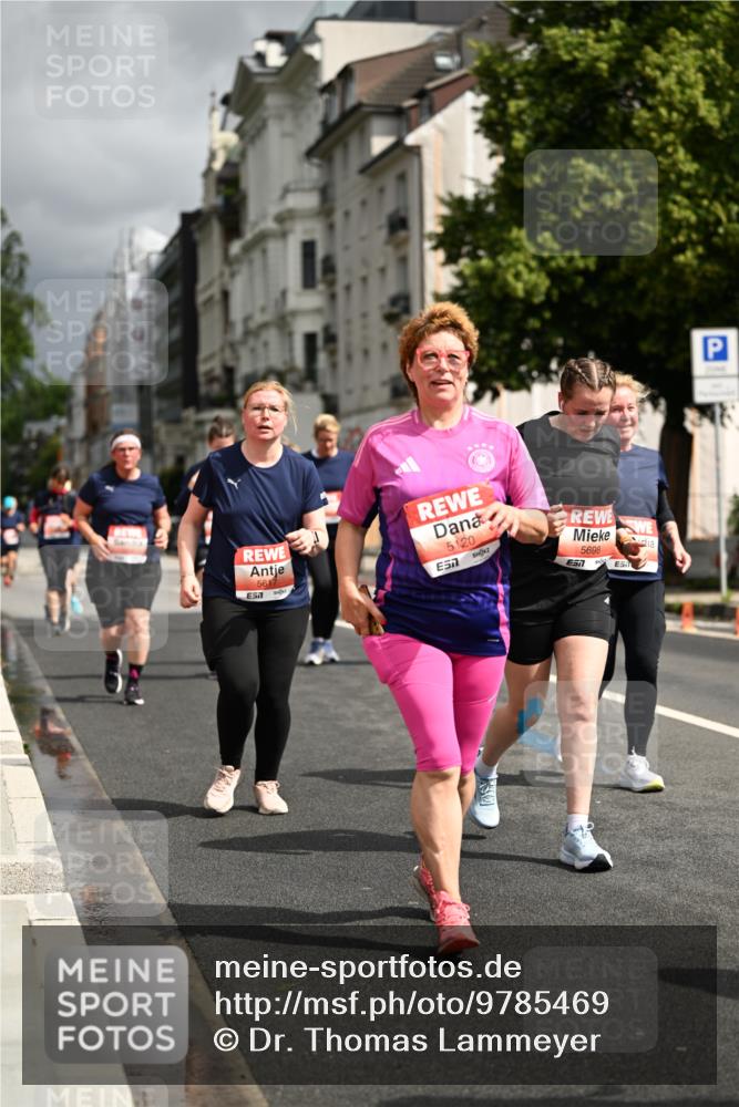 14.06.2026 - REWE Women's Run Dr. Thomas Lammeyer http://msf.ph/oto/9785469 14.06.2026 10:55:52 Laufen 5617, 5120, 7, 57, 5698 meine-sportfotos.de