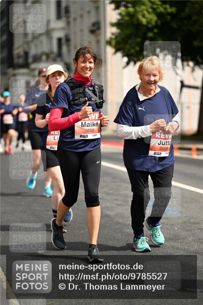 14.06.2026 - REWE Women's Run Dr. Thomas Lammeyer http://msf.ph/oto/9785527 14.06.2026 10:56:00 Laufen 5658, 57, 5959 meine-sportfotos.de