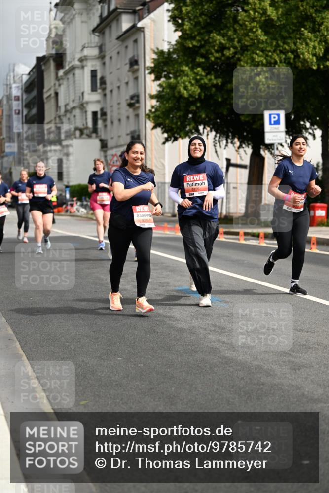 14.06.2026 - REWE Women's Run Dr. Thomas Lammeyer http://msf.ph/oto/9785742 14.06.2026 10:56:38 Laufen 5215, 5159 meine-sportfotos.de
