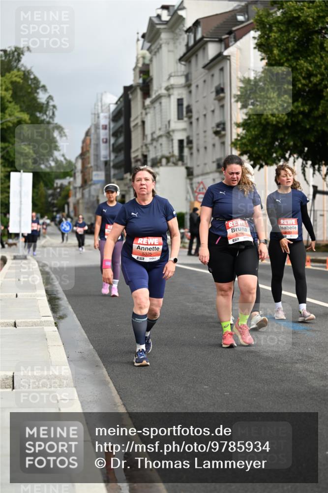 14.06.2026 - REWE Women's Run Dr. Thomas Lammeyer http://msf.ph/oto/9785934 14.06.2026 10:57:01 Laufen 5325, 5256, 57, 5089 meine-sportfotos.de