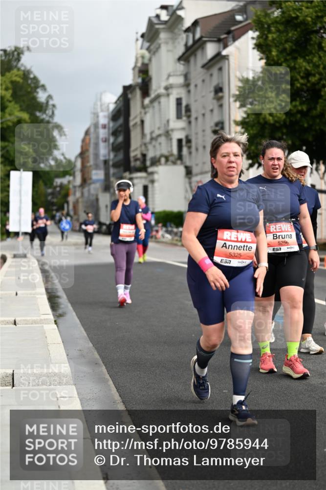 14.06.2026 - REWE Women's Run Dr. Thomas Lammeyer http://msf.ph/oto/9785944 14.06.2026 10:57:03 Laufen 5325, 7, 5256, 7 meine-sportfotos.de
