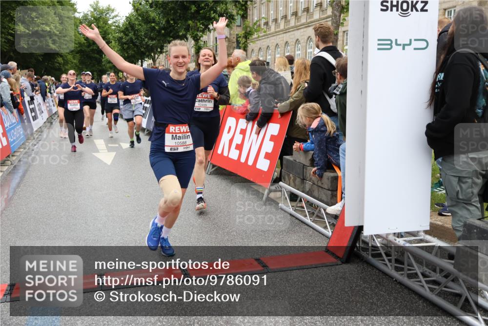 14.06.2026 - REWE Women's Run Strokosch-Dieckow http://msf.ph/oto/9786091 14.06.2026 10:05:22 Ziel 10222, 10318, 10409, 10512, 10533, 10583, 10588, 10674, 10675, 10968, 11027, 11091, 11107, 11263, 11452, 11462 meine-sportfotos.de
