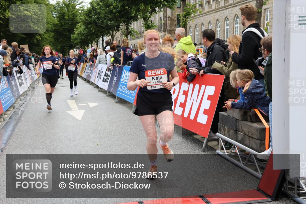 14.06.2026 - REWE Women's Run Strokosch-Dieckow http://msf.ph/oto/9786537 14.06.2026 10:08:10 Ziel 10213, 10350, 10414, 10685, 10739, 11033, 11063, 11073, 11145, 11480 meine-sportfotos.de