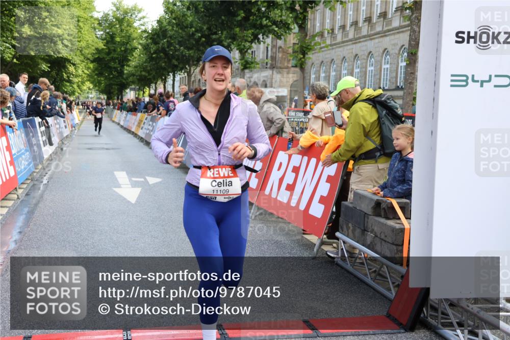 14.06.2026 - REWE Women's Run Strokosch-Dieckow http://msf.ph/oto/9787045 14.06.2026 10:12:26 Ziel 10357, 10710, 10795, 11012, 11109, 11142, 11349, 11358 meine-sportfotos.de