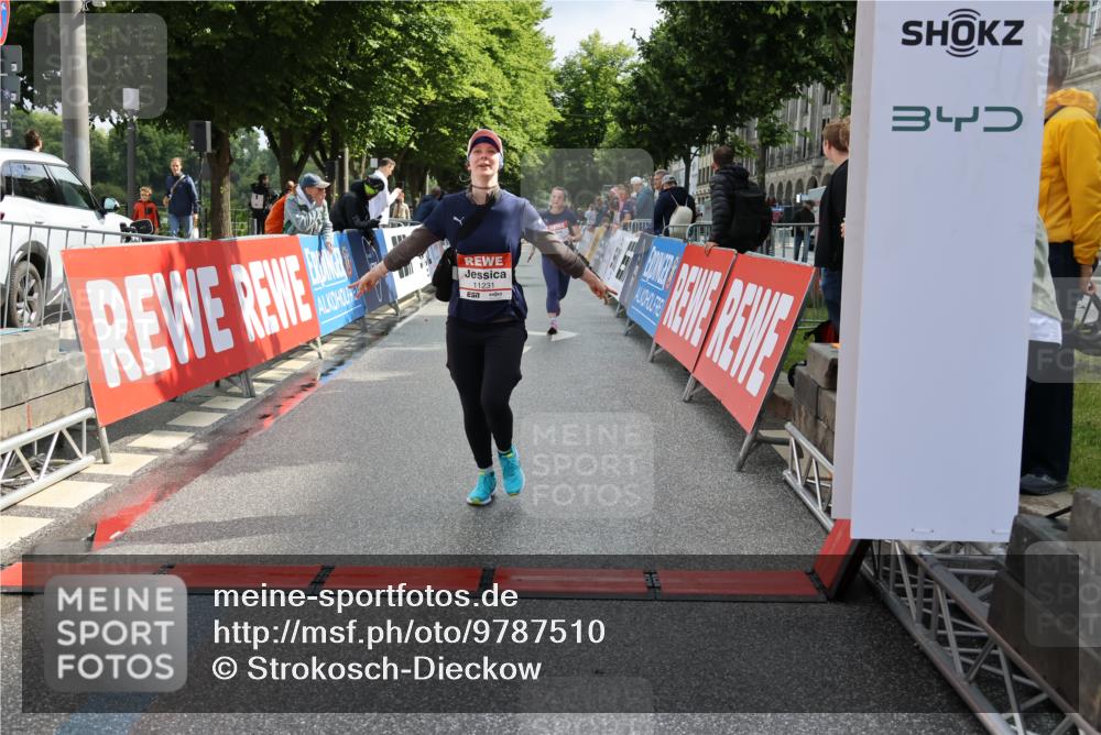 14.06.2026 - REWE Women's Run Strokosch-Dieckow http://msf.ph/oto/9787510 14.06.2026 10:16:54 Ziel 10187, 11231 meine-sportfotos.de
