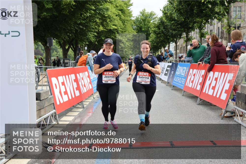 14.06.2026 - REWE Women's Run Strokosch-Dieckow http://msf.ph/oto/9788015 14.06.2026 10:24:57 Ziel 10572, 11247 meine-sportfotos.de