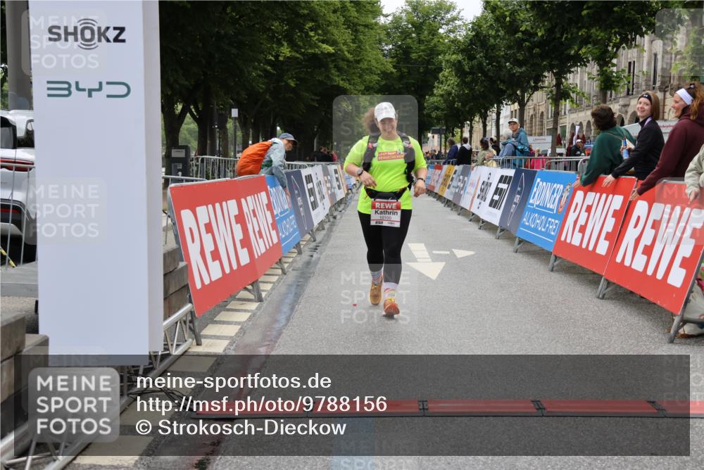 14.06.2026 - REWE Women's Run Strokosch-Dieckow http://msf.ph/oto/9788156 14.06.2026 10:29:13 Ziel 10100 meine-sportfotos.de