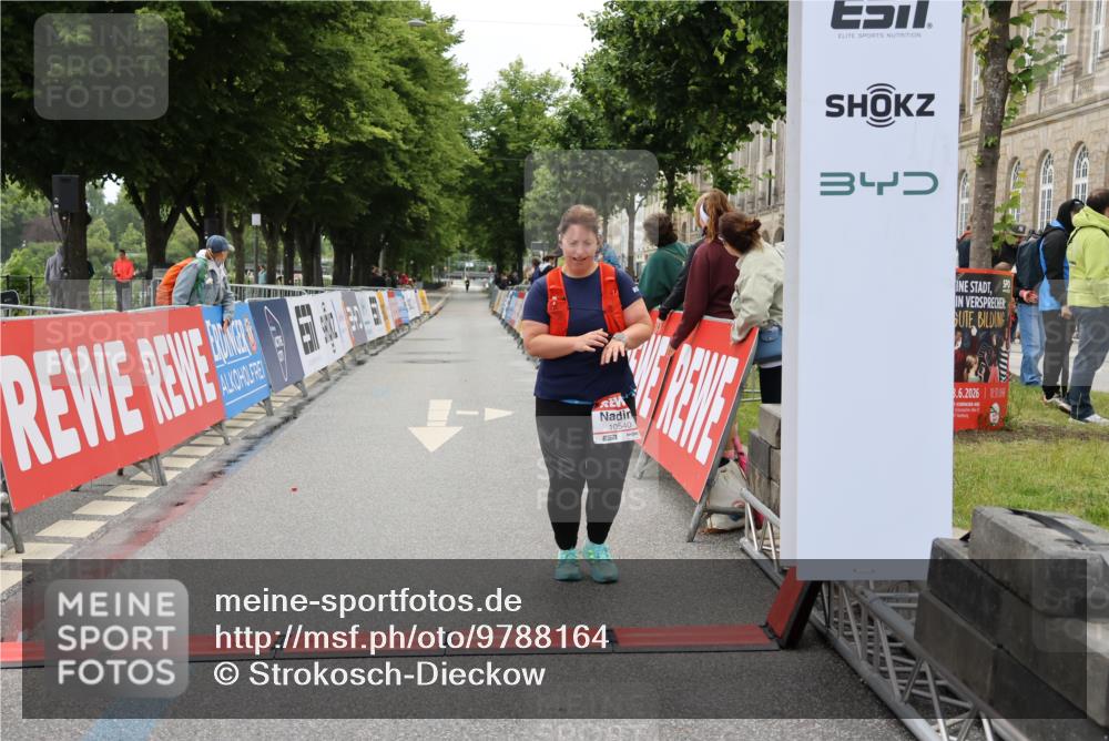 14.06.2026 - REWE Women's Run Strokosch-Dieckow http://msf.ph/oto/9788164 14.06.2026 10:29:26 Ziel 10540 meine-sportfotos.de