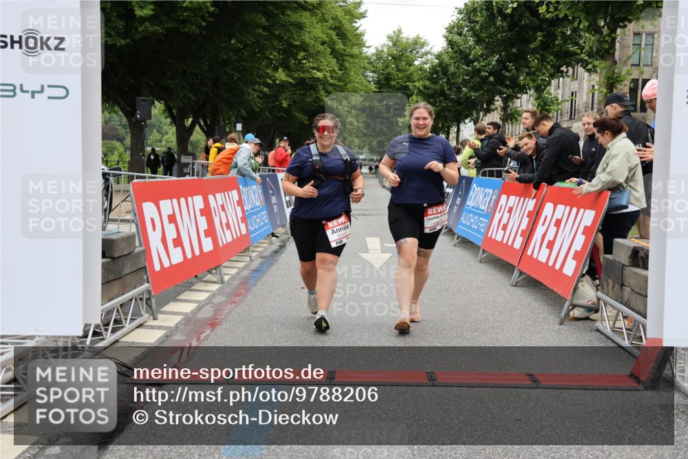 14.06.2026 - REWE Women's Run Strokosch-Dieckow http://msf.ph/oto/9788206 14.06.2026 10:33:19 Ziel 10873, 11117 meine-sportfotos.de