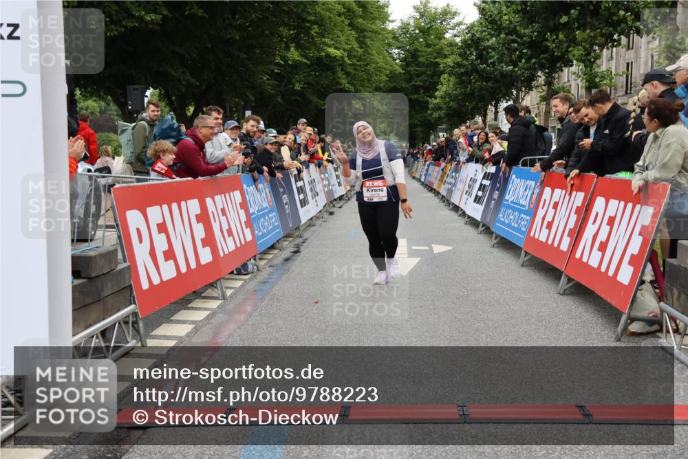 14.06.2026 - REWE Women's Run Strokosch-Dieckow http://msf.ph/oto/9788223 14.06.2026 10:37:42 Ziel 10176 meine-sportfotos.de