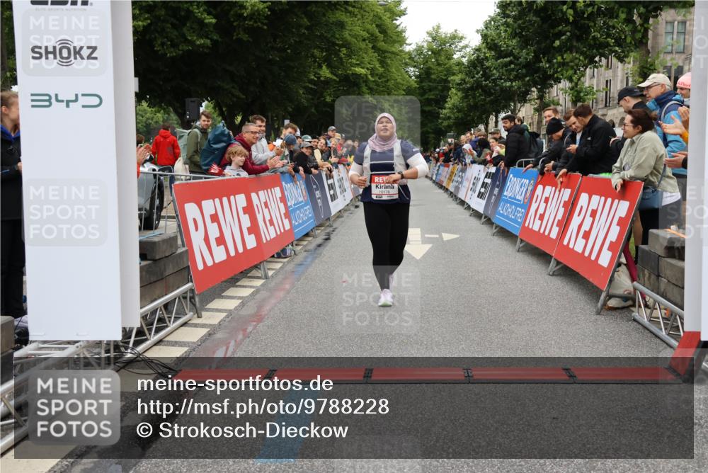 14.06.2026 - REWE Women's Run Strokosch-Dieckow http://msf.ph/oto/9788228 14.06.2026 10:37:44 Ziel 10176 meine-sportfotos.de