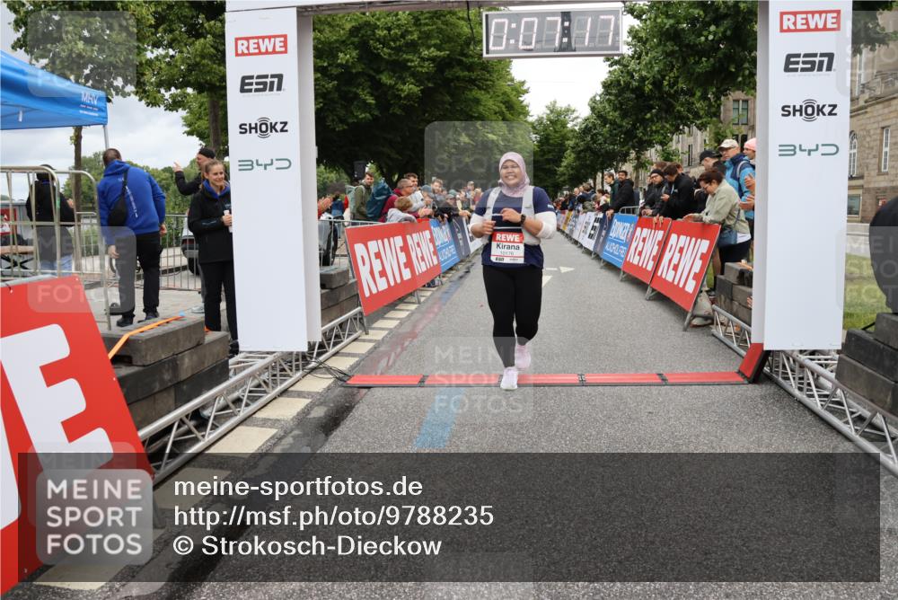 14.06.2026 - REWE Women's Run Strokosch-Dieckow http://msf.ph/oto/9788235 14.06.2026 10:37:45 Ziel 10176 meine-sportfotos.de