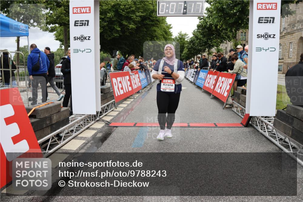 14.06.2026 - REWE Women's Run Strokosch-Dieckow http://msf.ph/oto/9788243 14.06.2026 10:37:46 Ziel 10176 meine-sportfotos.de