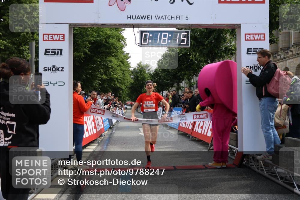 14.06.2026 - REWE Women's Run Strokosch-Dieckow http://msf.ph/oto/9788247 14.06.2026 10:48:43 Ziel 5910 meine-sportfotos.de